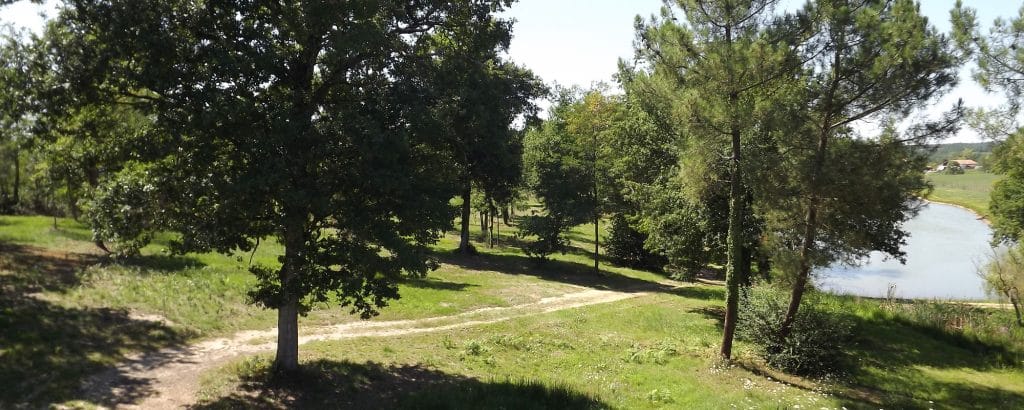 camping avec etang de peche dordogne