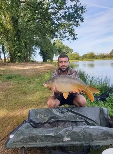 camping etang carpiste